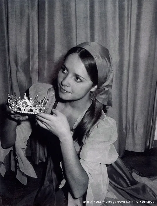 Квитка Цисык в юности Квитка Цисык в юности