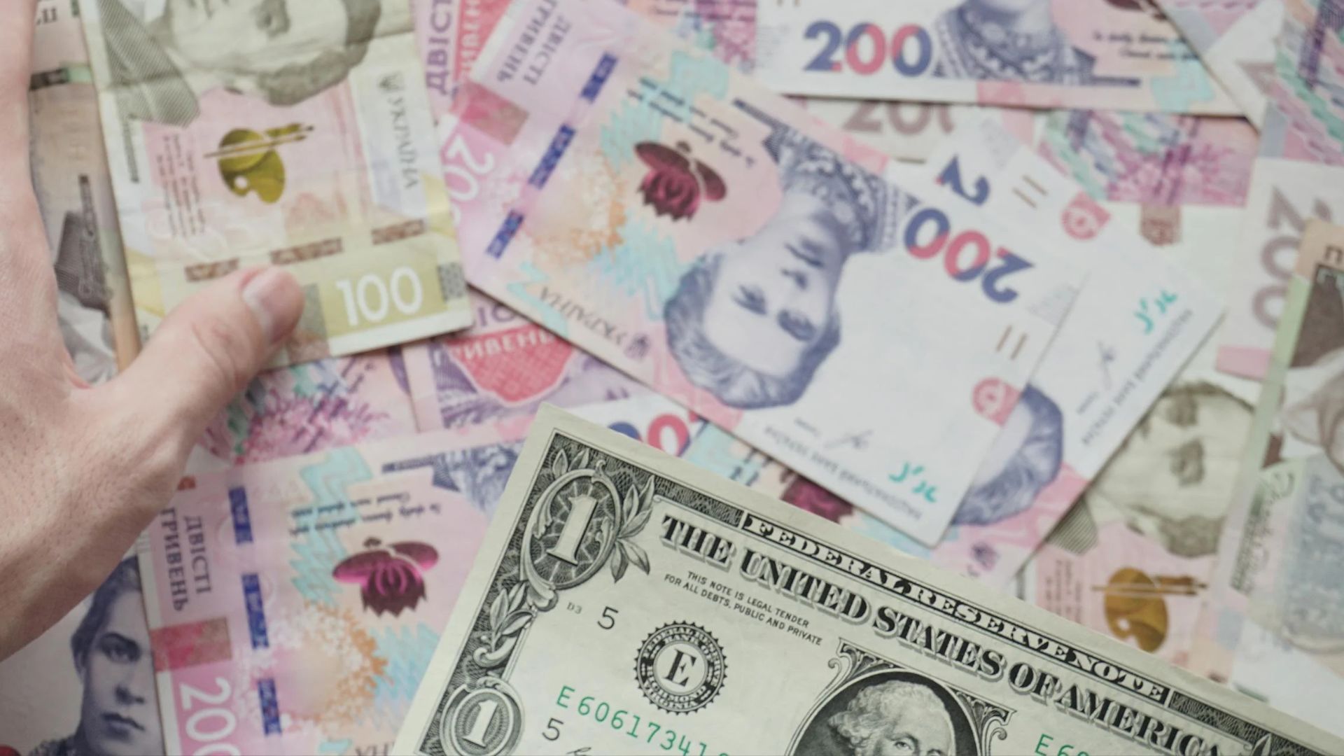 Що буде з курсом долара на тлі мит Трампа Що буде з курсом долара на тлі мит Трампа