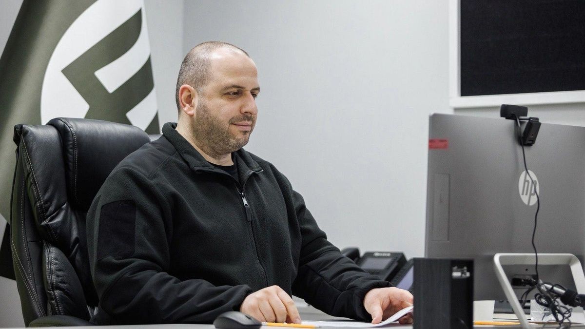 Умєров закликав ЄС надати більше зброї Україні Умєров закликав ЄС надати більше зброї Україні