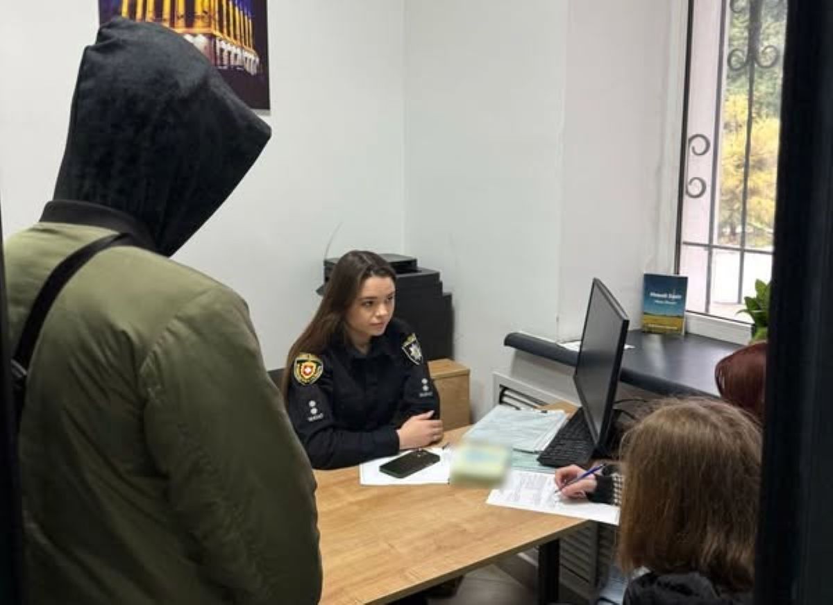 Правоохоронці встановили осіб, причетних до підпалу заводу у Рівному - 24 Канал Правоохоронці встановили осіб, причетних до підпалу заводу у Рівному - 24 Канал