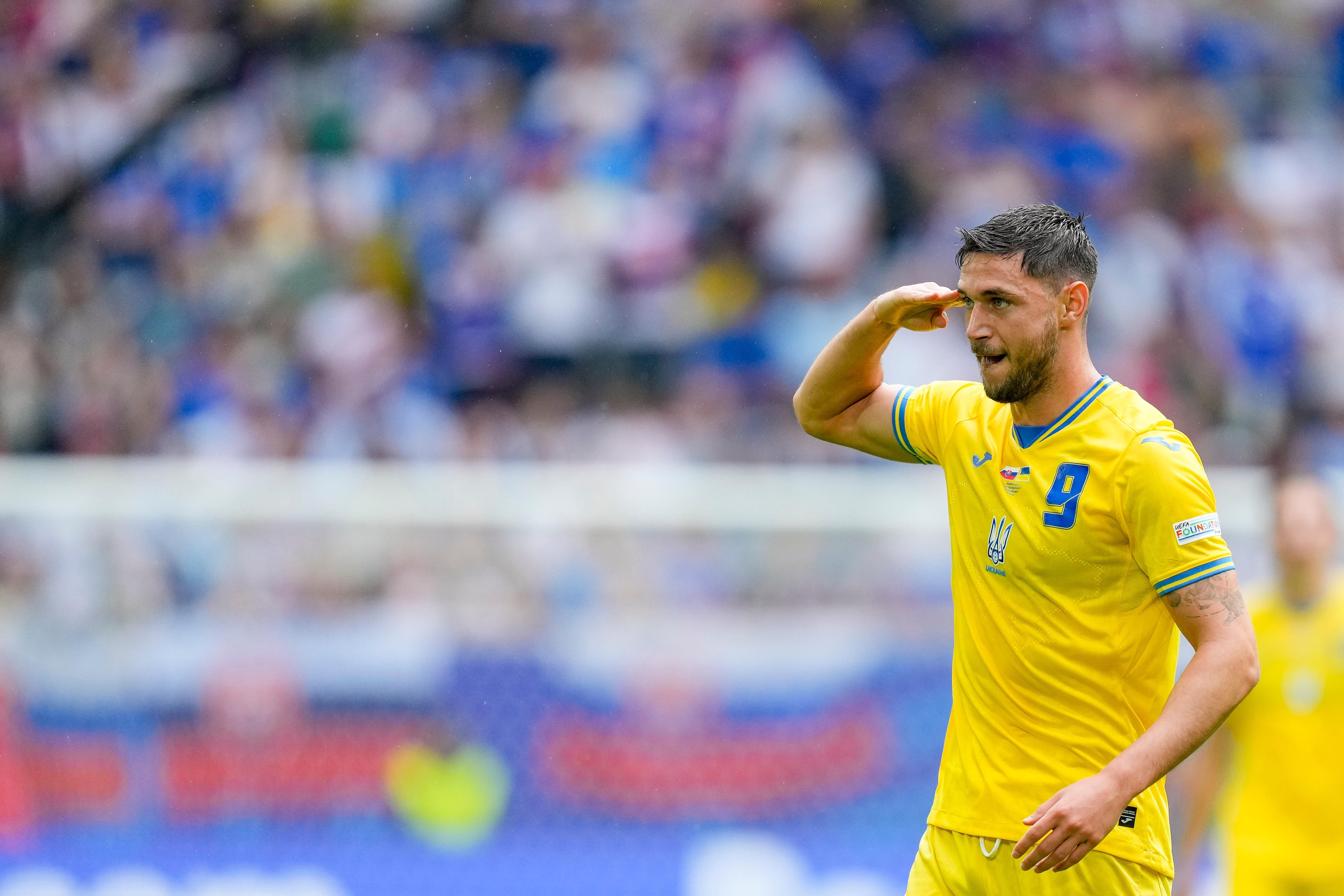 Роман Яремчук - український форвард може перейти в Шахтар влітку 2025 року