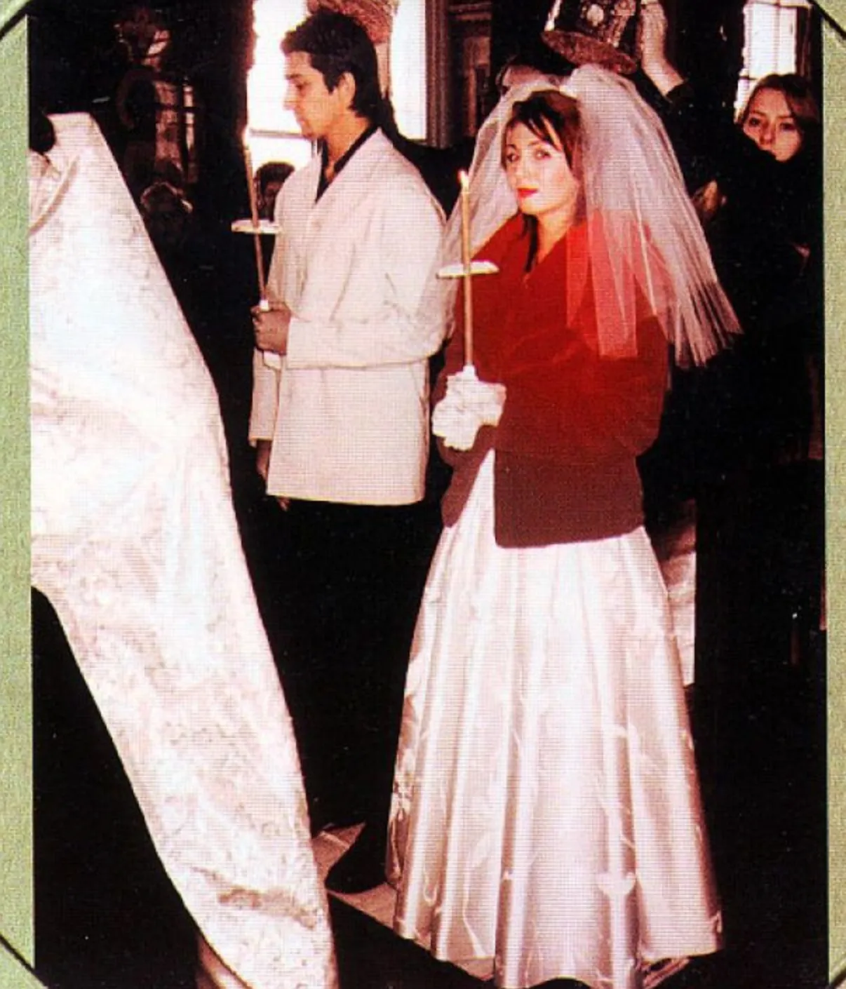 Ирина Билык обвенчалась с Андреем Оверчуком Ирина Билык обвенчалась с Андреем Оверчуком