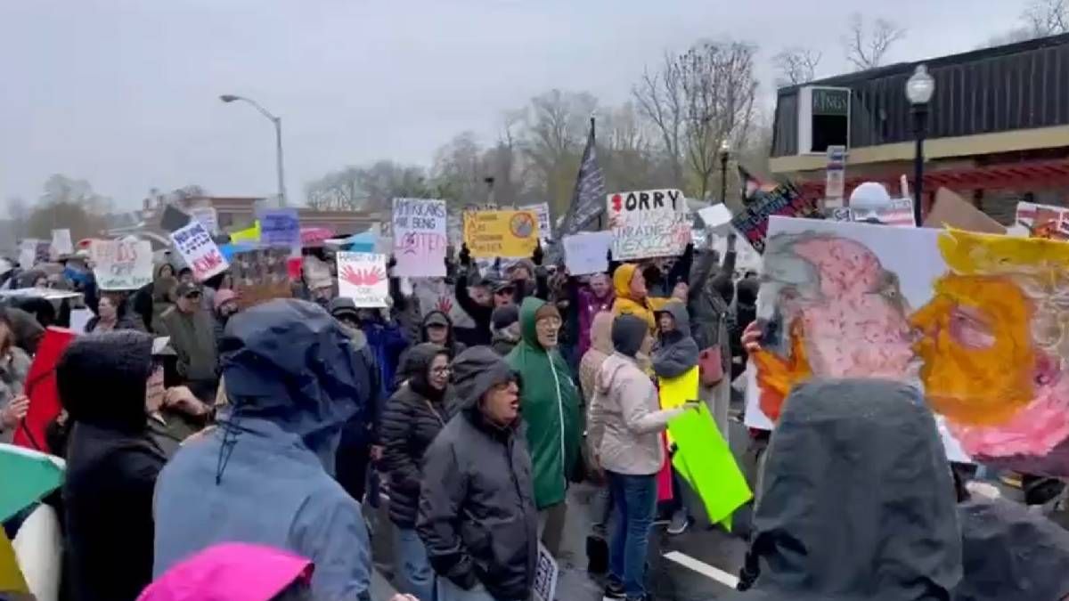 Американцы в США и в других странах протестуют против Трампа Американцы в США и в других странах протестуют против Трампа