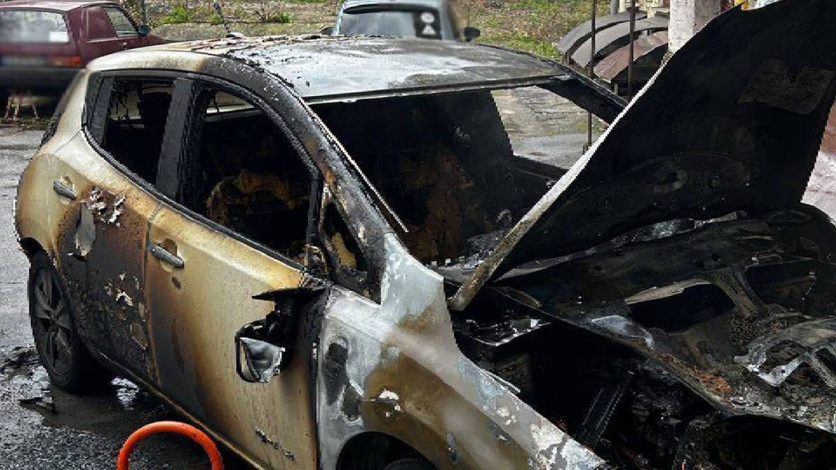 У Києві могли спалити автомобіль волонтера У Києві могли спалити автомобіль волонтера