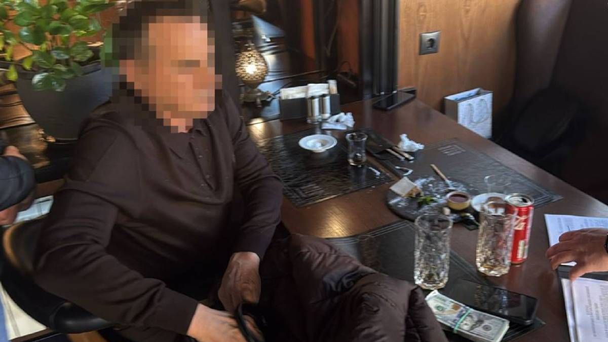 В Киеве на горячем задержали депутата Житомирского облсовета В Киеве на горячем задержали депутата Житомирского облсовета