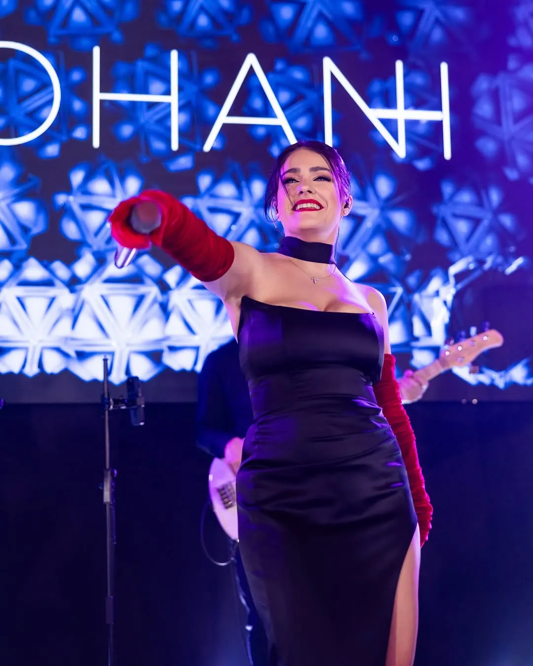 Марія Собко є учасницею кавер-гурту Закохані Марія Собко є учасницею кавер-гурту Закохані