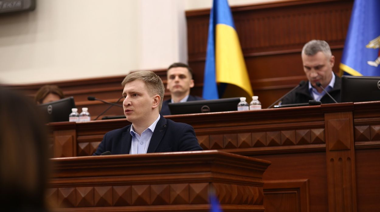 Бондаренко ушел с должности секретаря по собственному желанию: Киевсовет не поддержал его увольнение Бондаренко ушел с должности секретаря по собственному желанию: Киевсовет не поддержал его увольнение