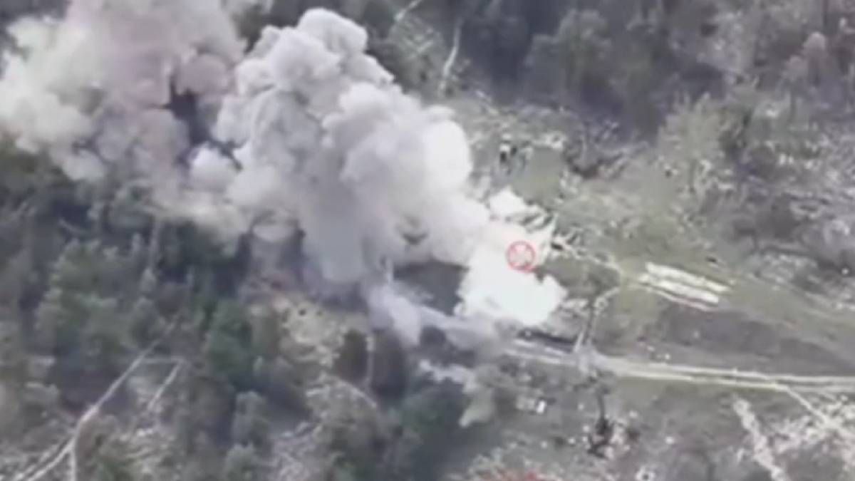 Воздушные силы атаковали вражеский пункт управления в Херсонской области Воздушные силы атаковали вражеский пункт управления в Херсонской области