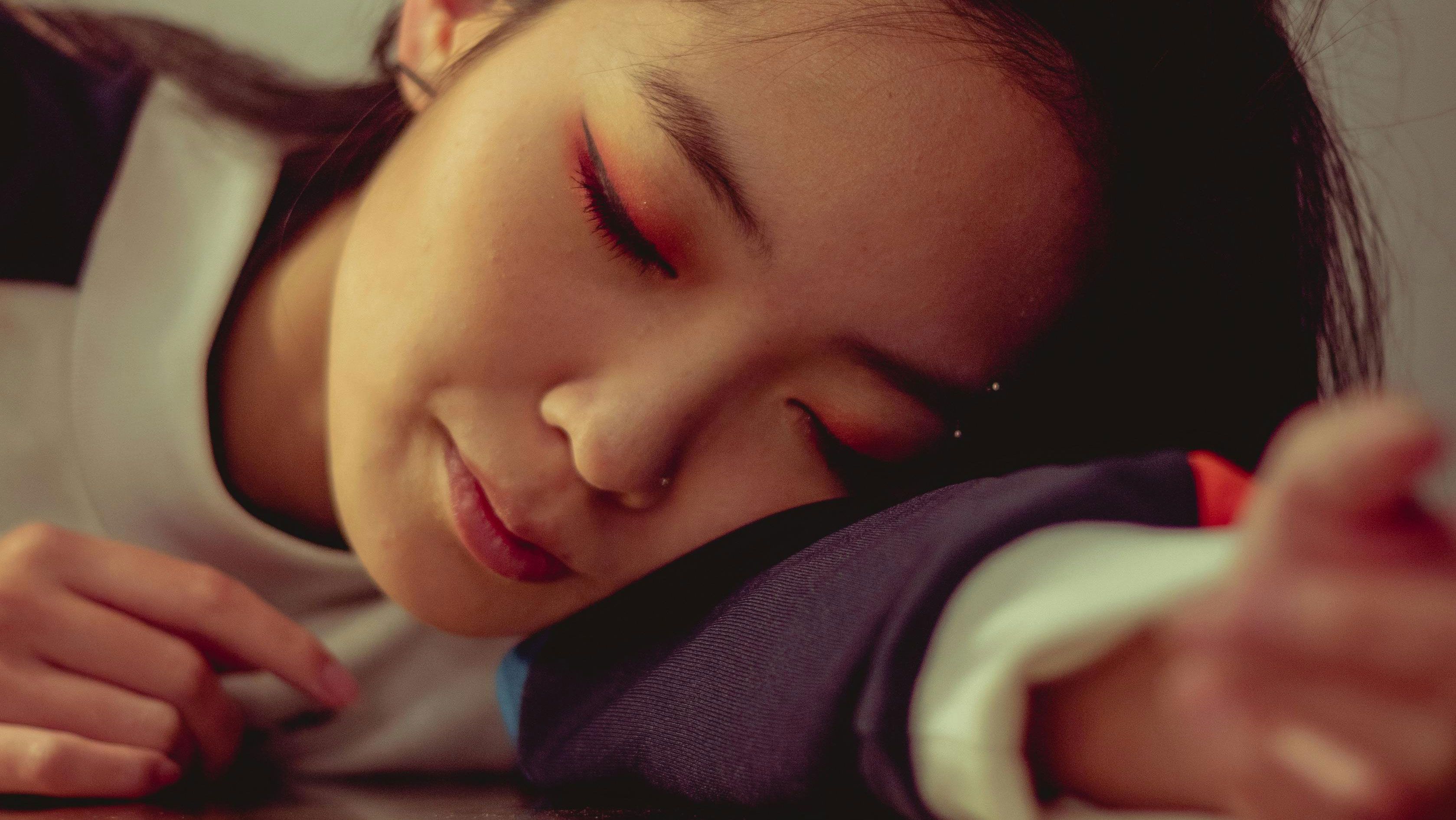 Японська жінка спить Японська жінка спить