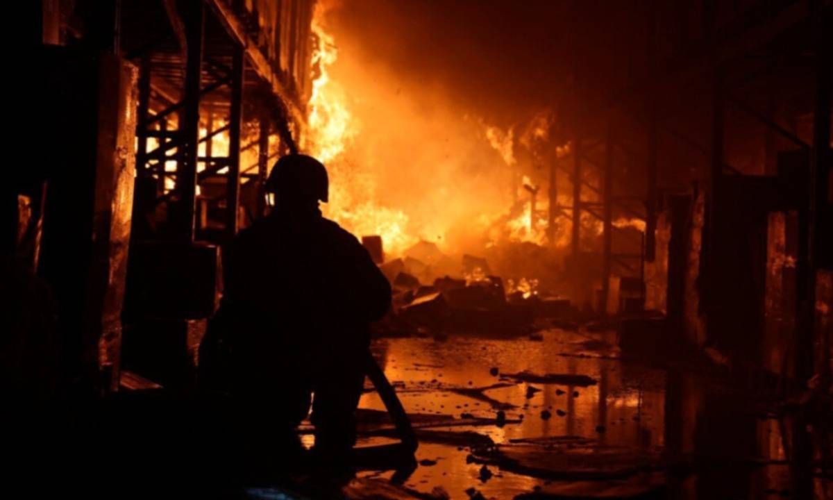 Атака "Шахедів" на Дніпро 4 квітня Атака "Шахедів" на Дніпро 4 квітня