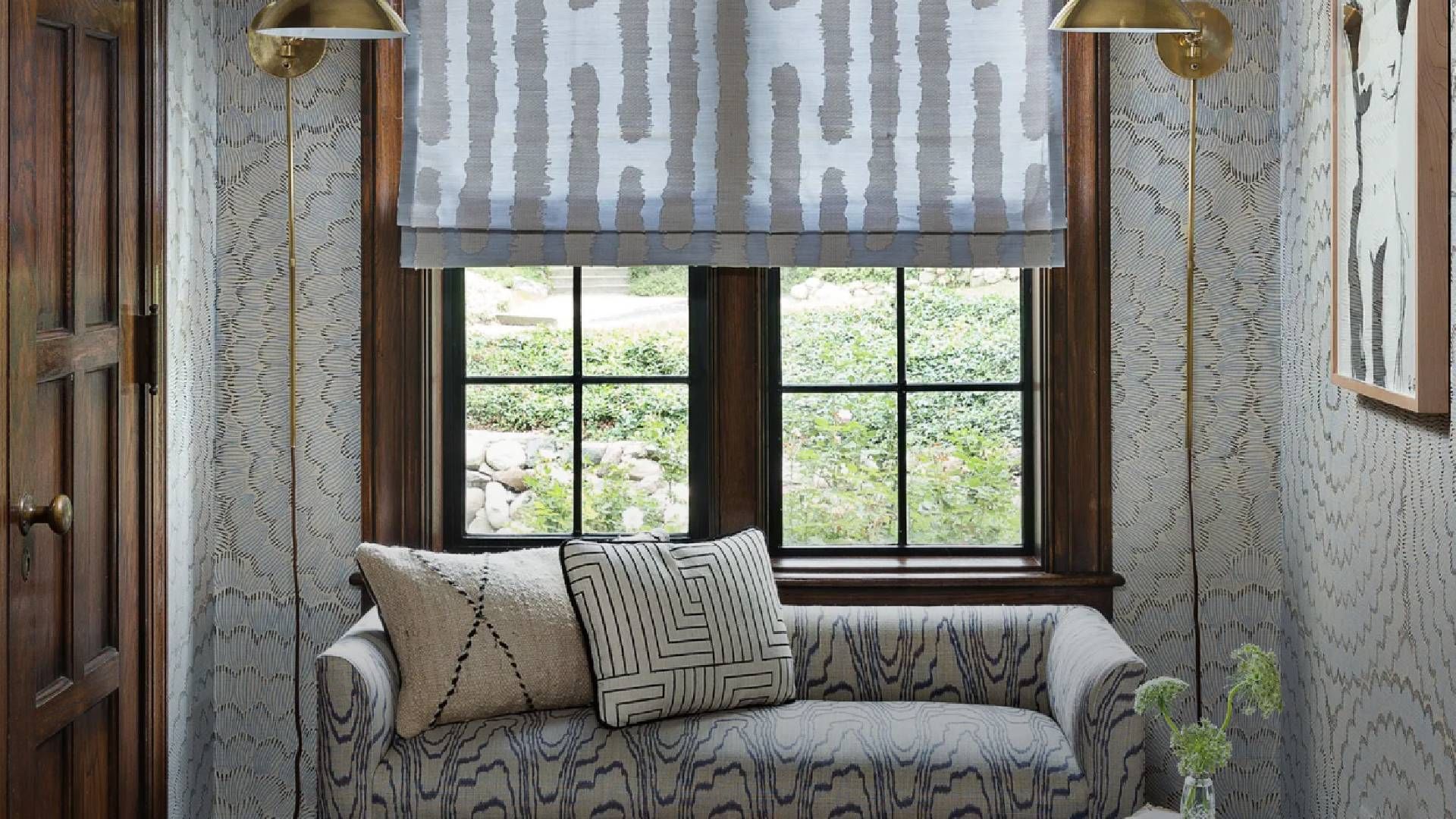 Маленька кімната не повинна боятися кольору та мистецтва Маленька кімната не повинна боятися кольору та мистецтва