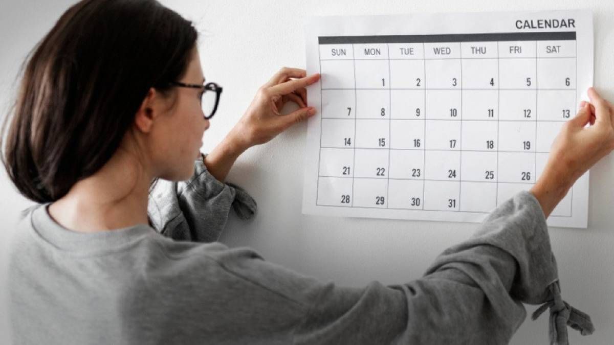 Старий календар може прослужити вам багато років у вигляді новорічної прикраси Старий календар може прослужити вам багато років у вигляді новорічної прикраси