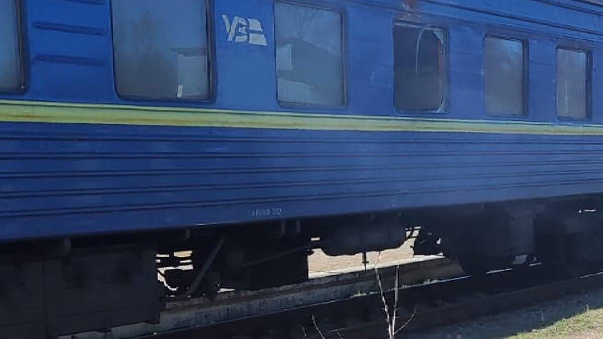 Оккупанты ударили дроном по гражданскому поезду Оккупанты ударили дроном по гражданскому поезду