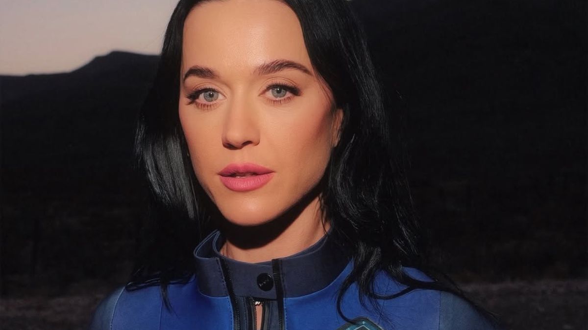 З професійним макіяжем і зачісками: Кеті Перрі разом з жіночим екіпажем побували у космосі - Show24