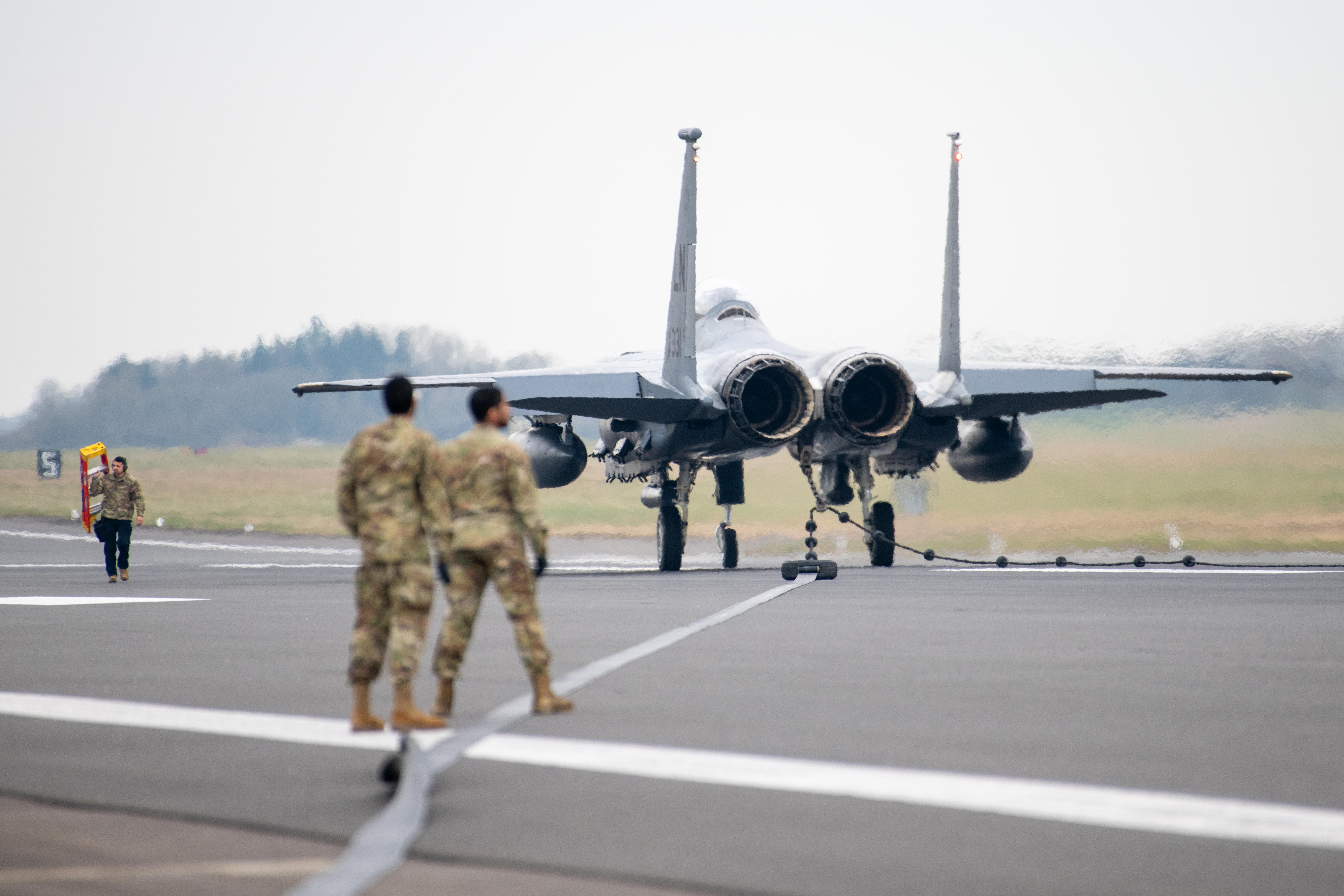 Авиабазу Рамштайн в Германии могут закрыть США - там хранится ядерное оружие - Геополитика Авиабазу Рамштайн в Германии могут закрыть США - там хранится ядерное оружие - Геополитика