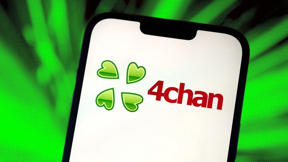 4chan зламали хакери - сайт не працює, злиті дані користувачів і початковий код 4chan зламали хакери - сайт не працює, злиті дані користувачів і початковий код