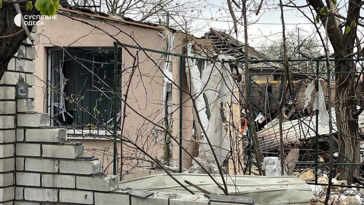 Пошкоджені житлові будинки після атаки Росії Пошкоджені житлові будинки після атаки Росії