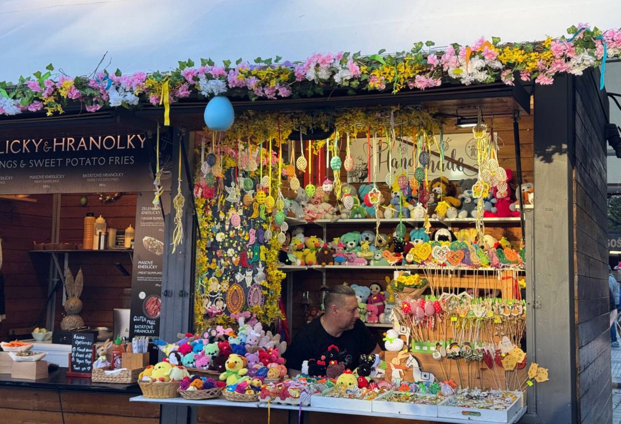 Пасхальная ярмарка в Праге Пасхальная ярмарка в Праге