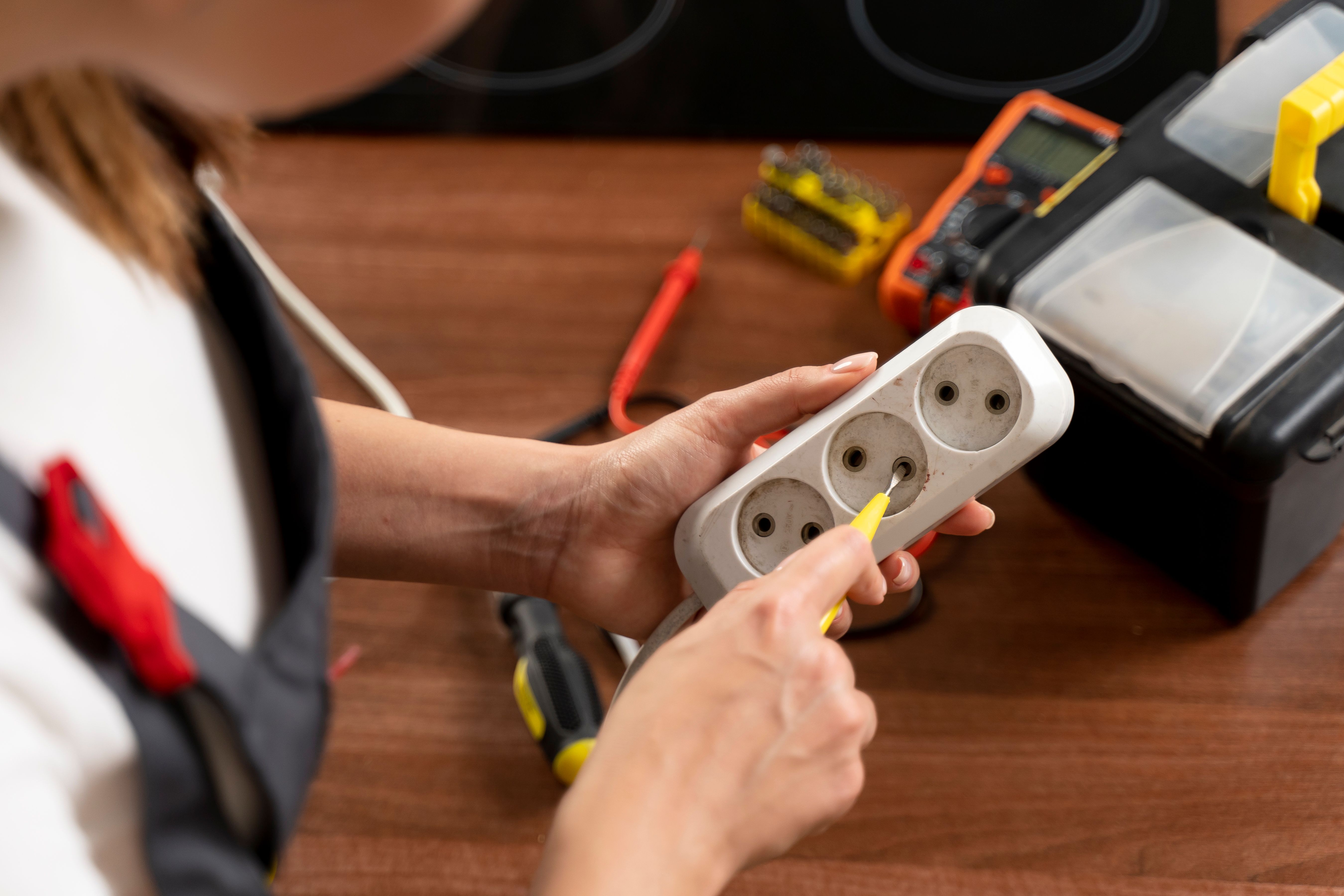 Удлинители могут представлять опасность Удлинители могут представлять опасность