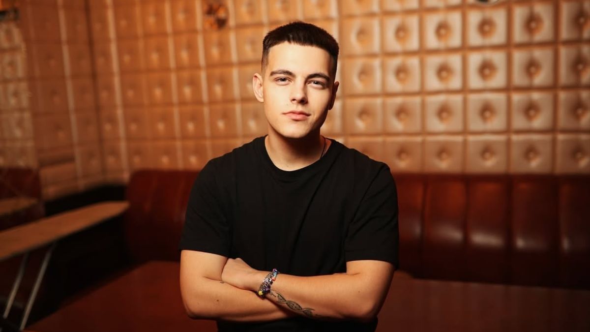 Дмитрий Волканов, которому приписывали роман с Данилко, впервые показался с любимой - Show24 Дмитрий Волканов, которому приписывали роман с Данилко, впервые показался с любимой - Show24