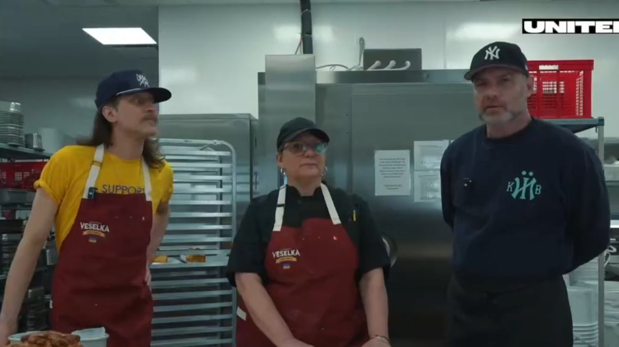 Лієв Шрайбер, Євген Гудзь та Олеся Лієв Шрайбер, Євген Гудзь та Олеся