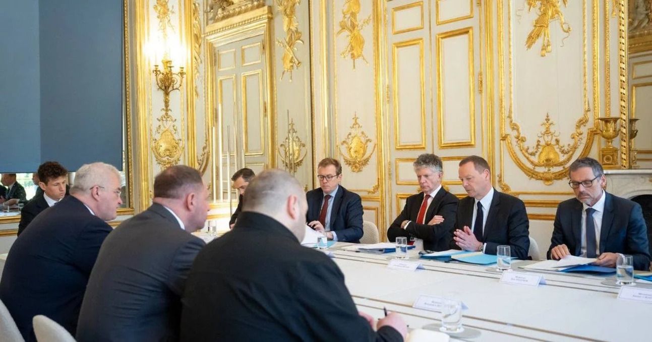 Переговоры во Франции Переговоры во Франции