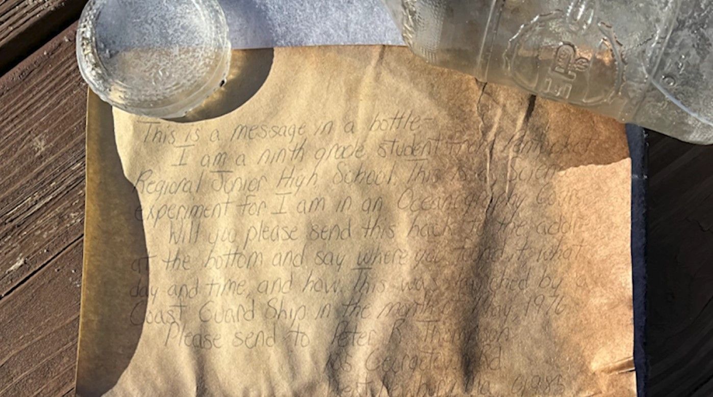 На Багамах нашли бутылку с интересным посланием - как оно выглядит На Багамах нашли бутылку с интересным посланием - как оно выглядит