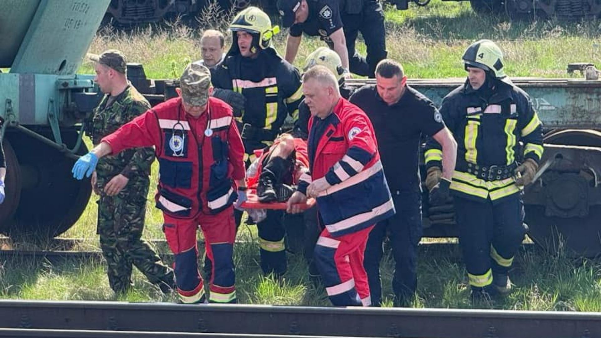 На Волыни парень залез на вагон поезда и получил удар током - 24 Канал