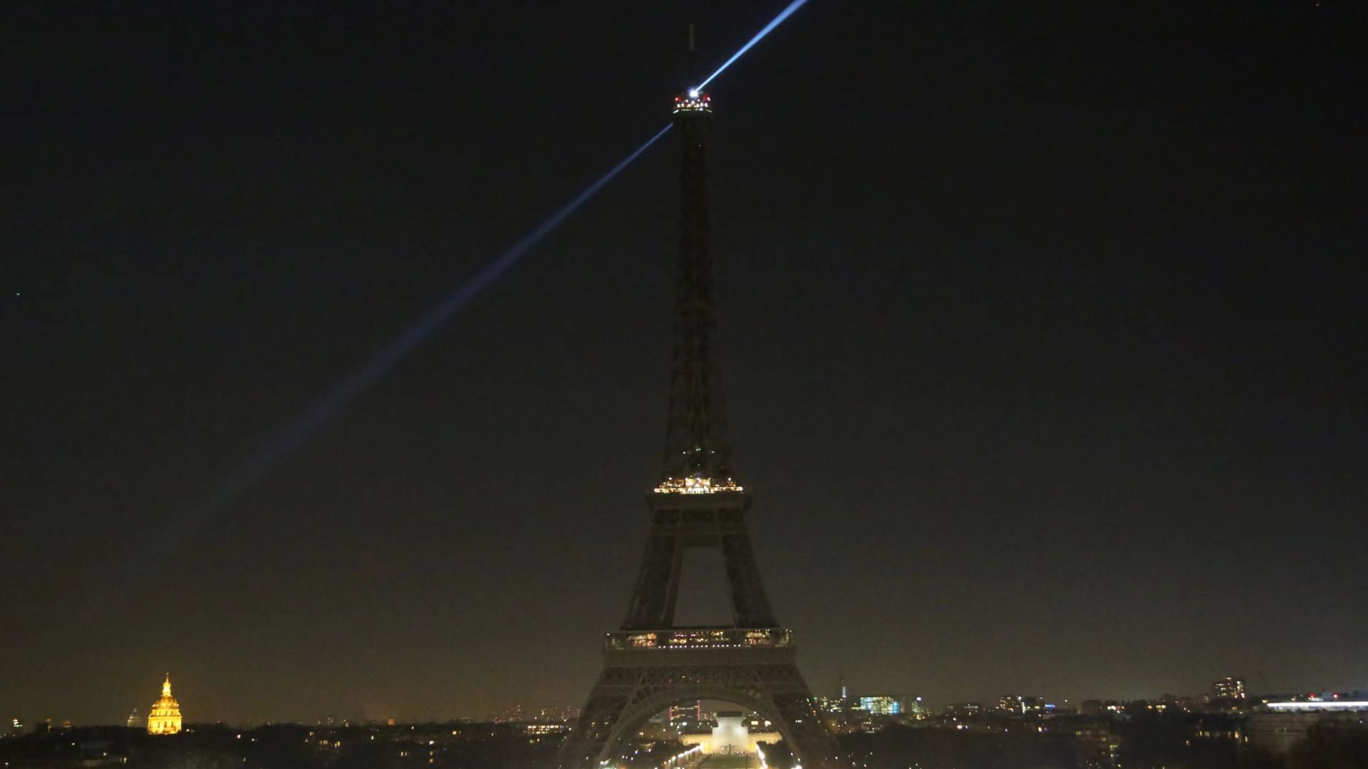 На Эйфелевой башне и Колизее выключат подсветку, чтобы почтить память Папы Франциска - 24 Канал На Эйфелевой башне и Колизее выключат подсветку, чтобы почтить память Папы Франциска - 24 Канал