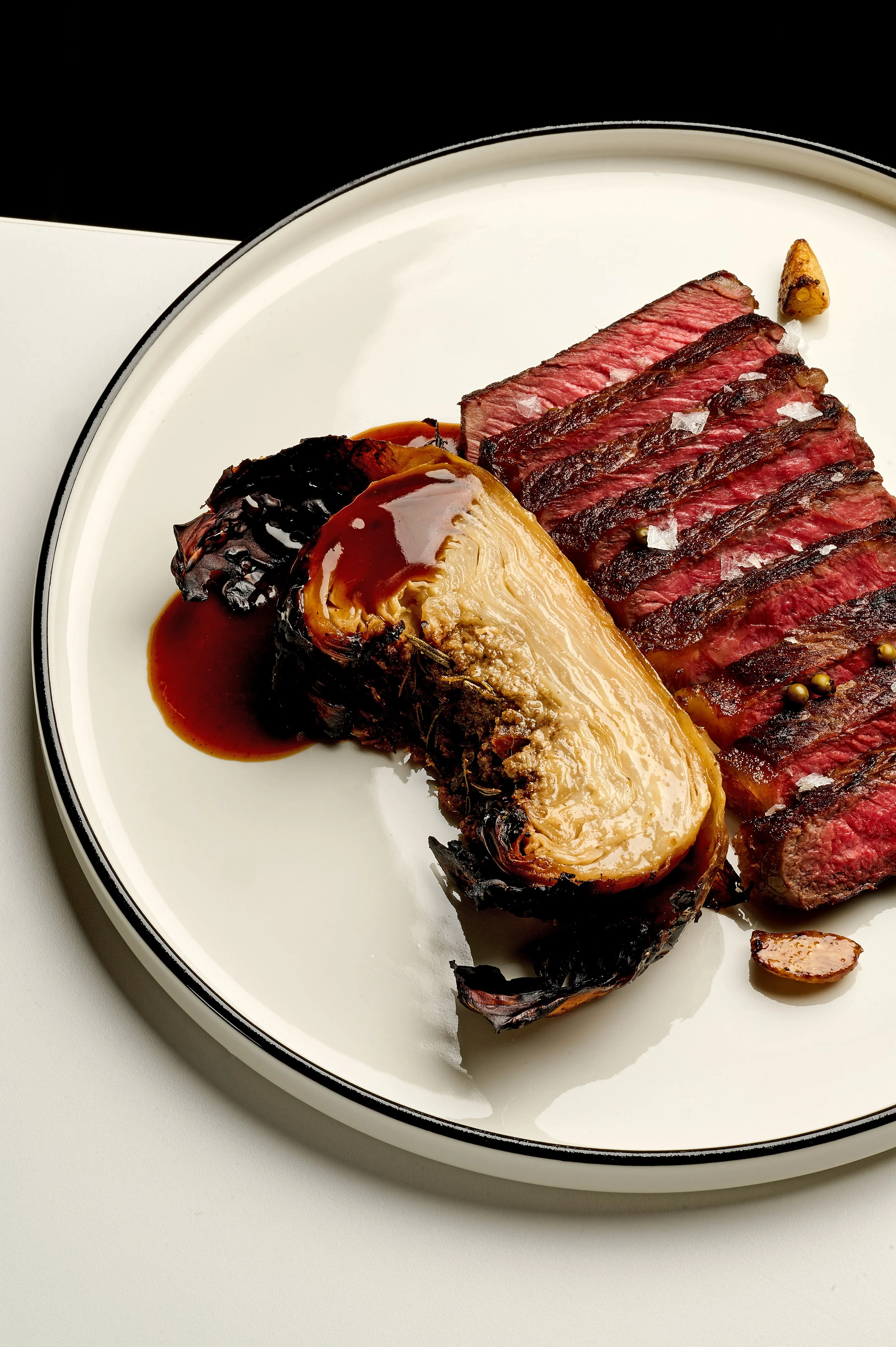 Стейк з капусти та яловичина Стейк з капусти та яловичина