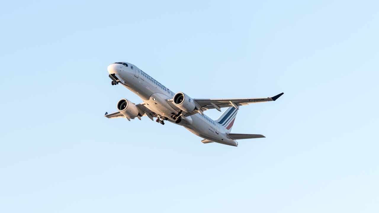 Літак в небі Літак в небі