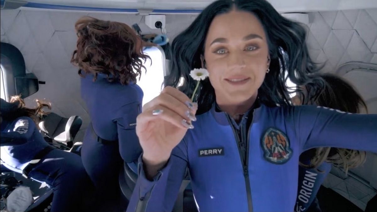 Кэти Перри пожалела о космическом полете после волны критики в соцсетях и СМИ