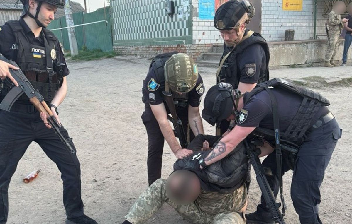 Поліція затримала підозрюваного Поліція затримала підозрюваного