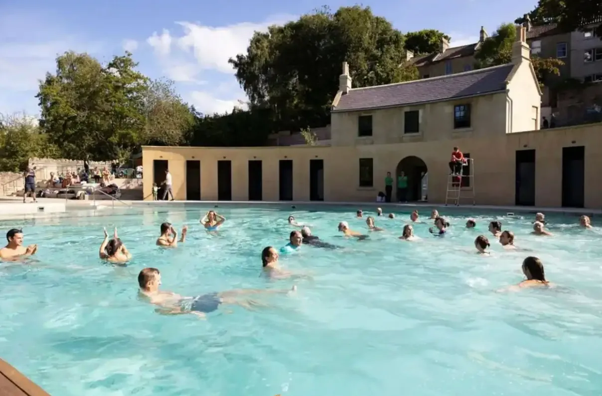 Басейни Клівленда в Баті закрили через зміни клімату Басейни Клівленда в Баті закрили через зміни клімату