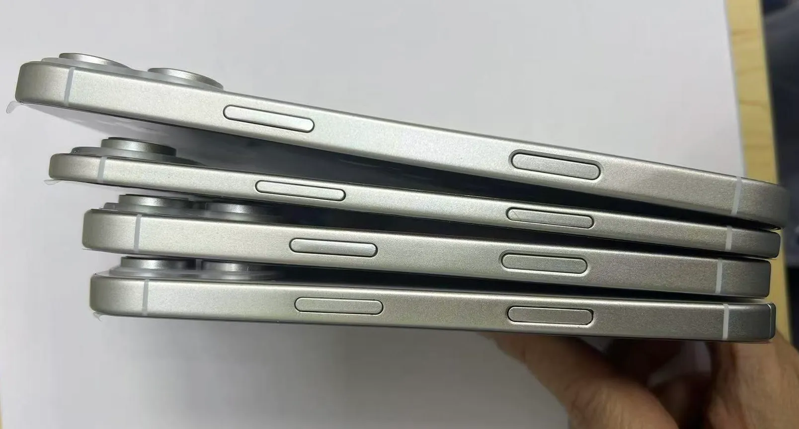 iPhone 17 Air можна легко впізнати серед інших моделей майбутньої лінійки iPhone 17 Air можна легко впізнати серед інших моделей майбутньої лінійки