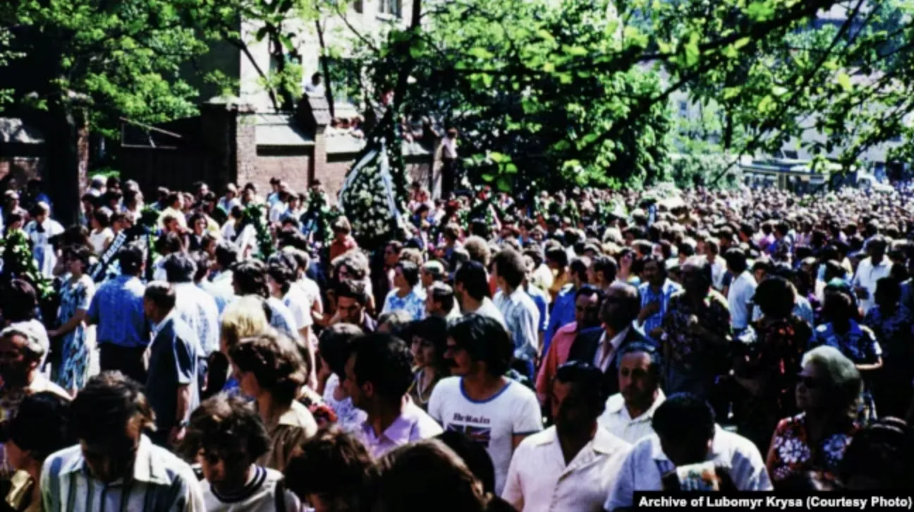 Похорон Володимира Івасюка Похорон Володимира Івасюка