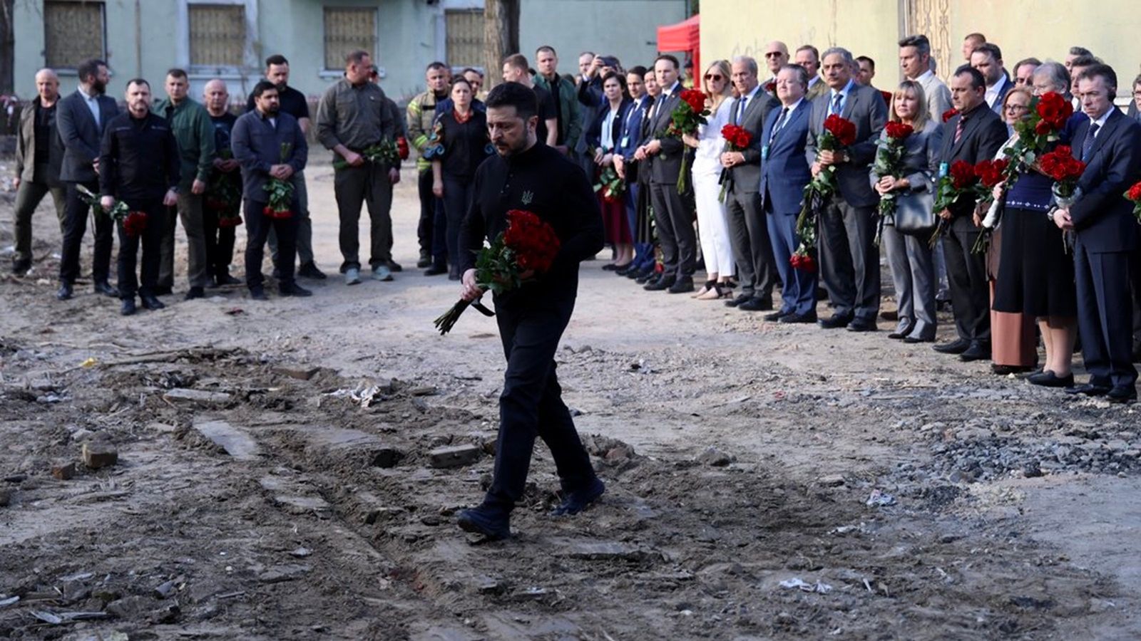 Власти и дипломаты почтили память жертв российской атаки 24 апреля по Киеву - 24 Канал