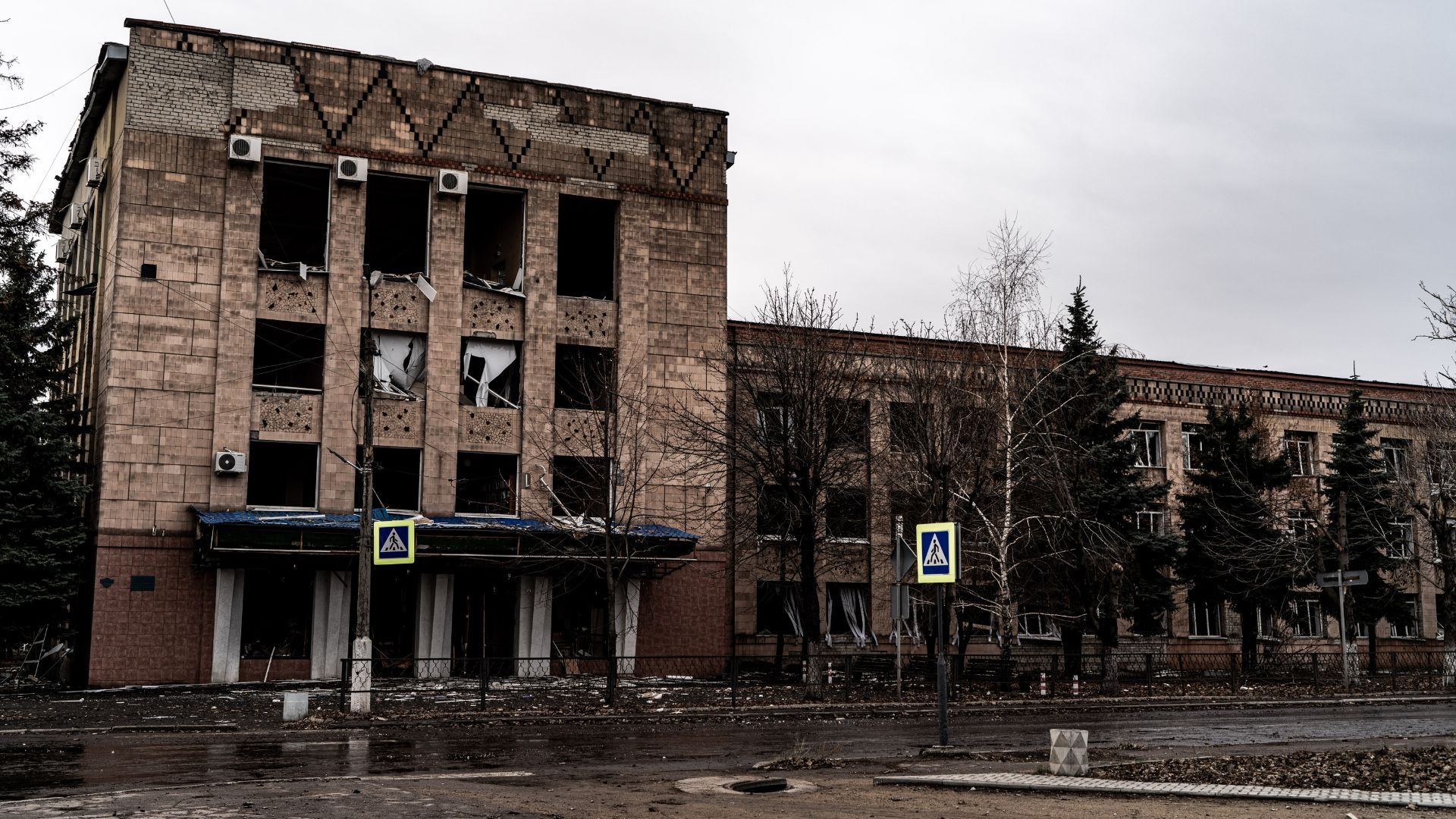 Російський FPV-дрон атакував автодорогу під Покровськом Російський FPV-дрон атакував автодорогу під Покровськом