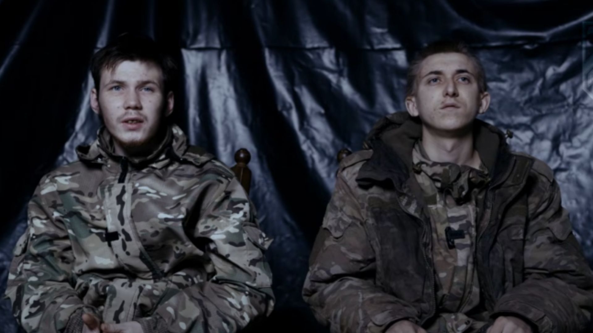 "Азов" показал допрос трех российский оккупантов, штурмовавших их позиции на самокатах "Азов" показал допрос трех российский оккупантов, штурмовавших их позиции на самокатах