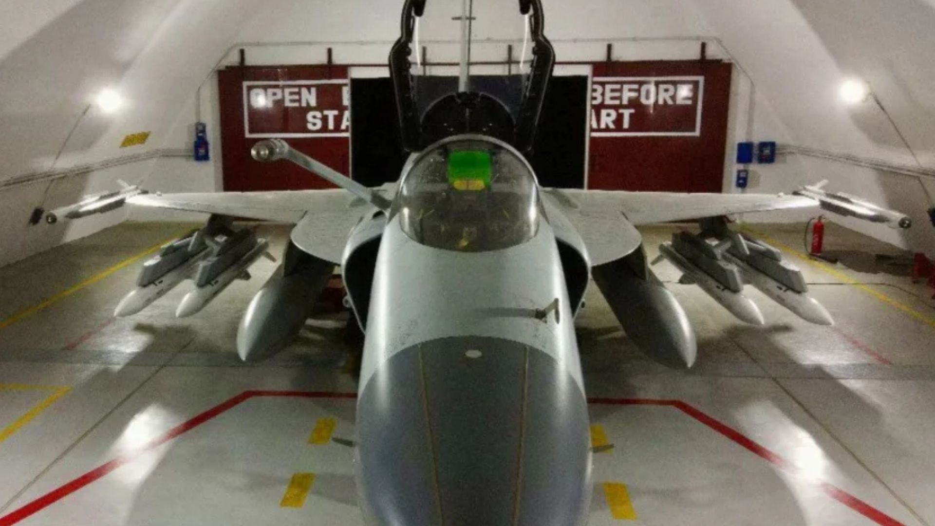 Пакистан розгортає винищувачі JF-17 з китайськими ракетами Пакистан розгортає винищувачі JF-17 з китайськими ракетами