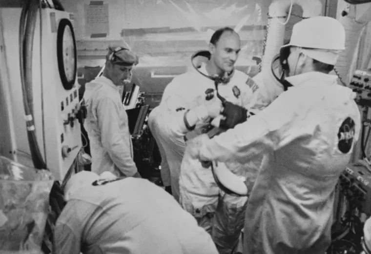 Экипаж Аполлон-13 Экипаж Аполлон-13