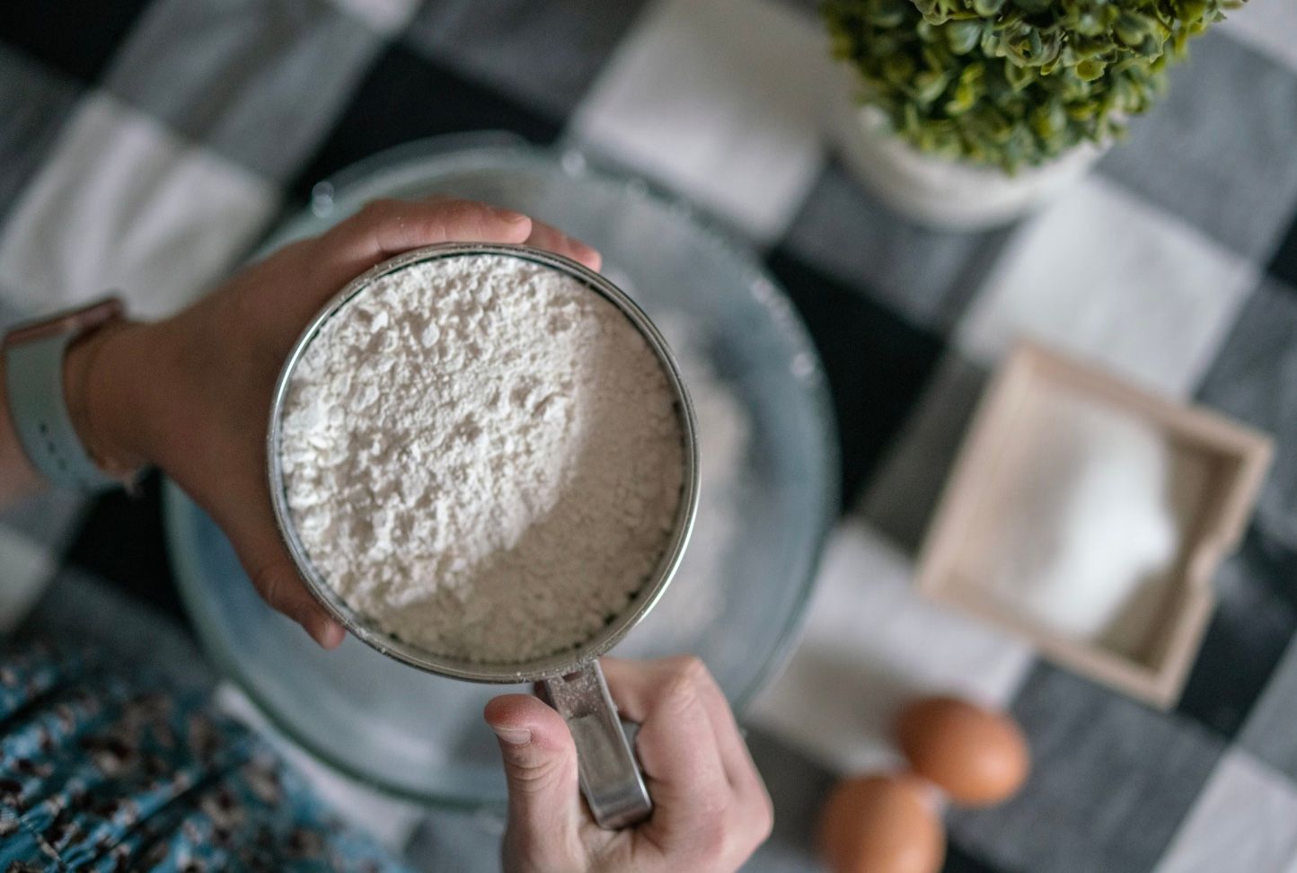 Скільки грамів борошна у склянці Скільки грамів борошна у склянці