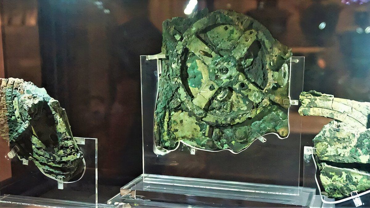 Нове дослідження припускає що антикітерський механізм був нефункціональною іграшкою Нове дослідження припускає що антикітерський механізм був нефункціональною іграшкою