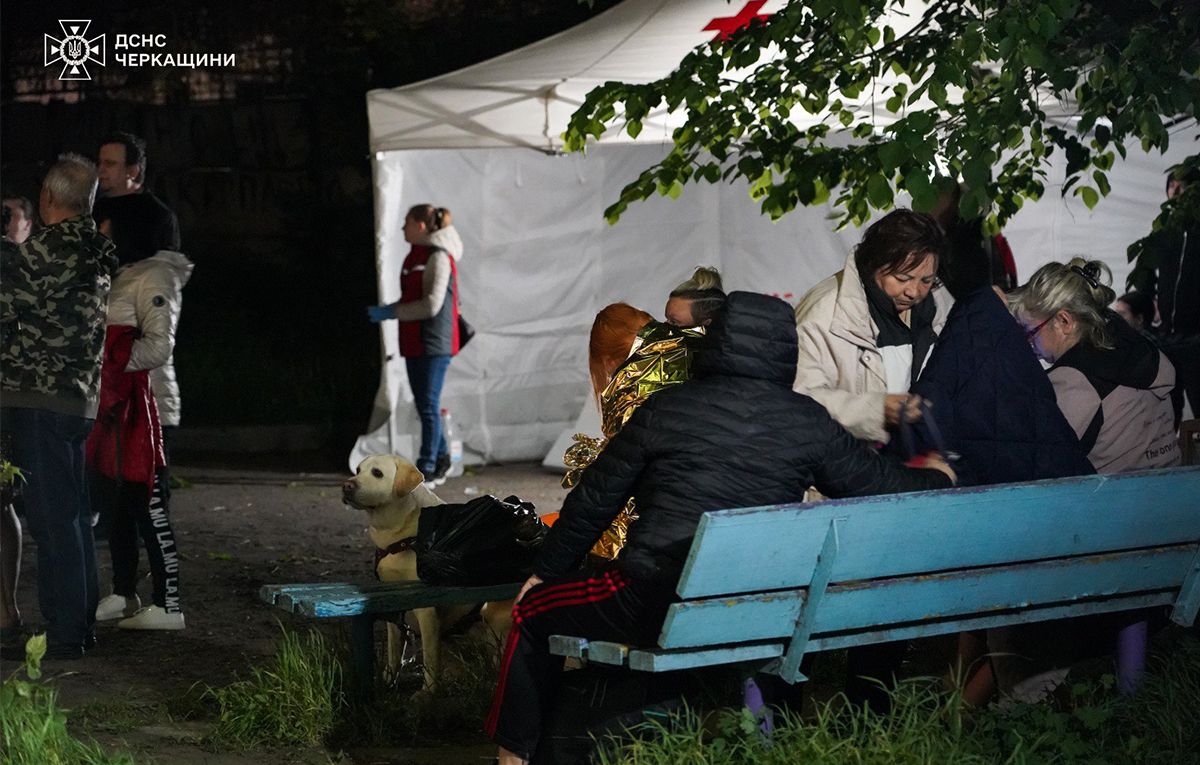 Удар по Черкасах 4 травня 2025 - показали відео евакуації людей - новини Черкас - 24 Канал Удар по Черкасах 4 травня 2025 - показали відео евакуації людей - новини Черкас - 24 Канал