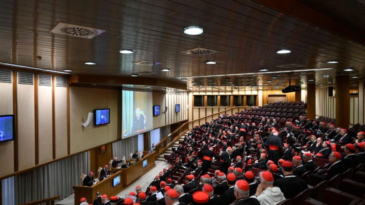 У Рим прибули всі кардинали, які оберуть нового Папу У Рим прибули всі кардинали, які оберуть нового Папу