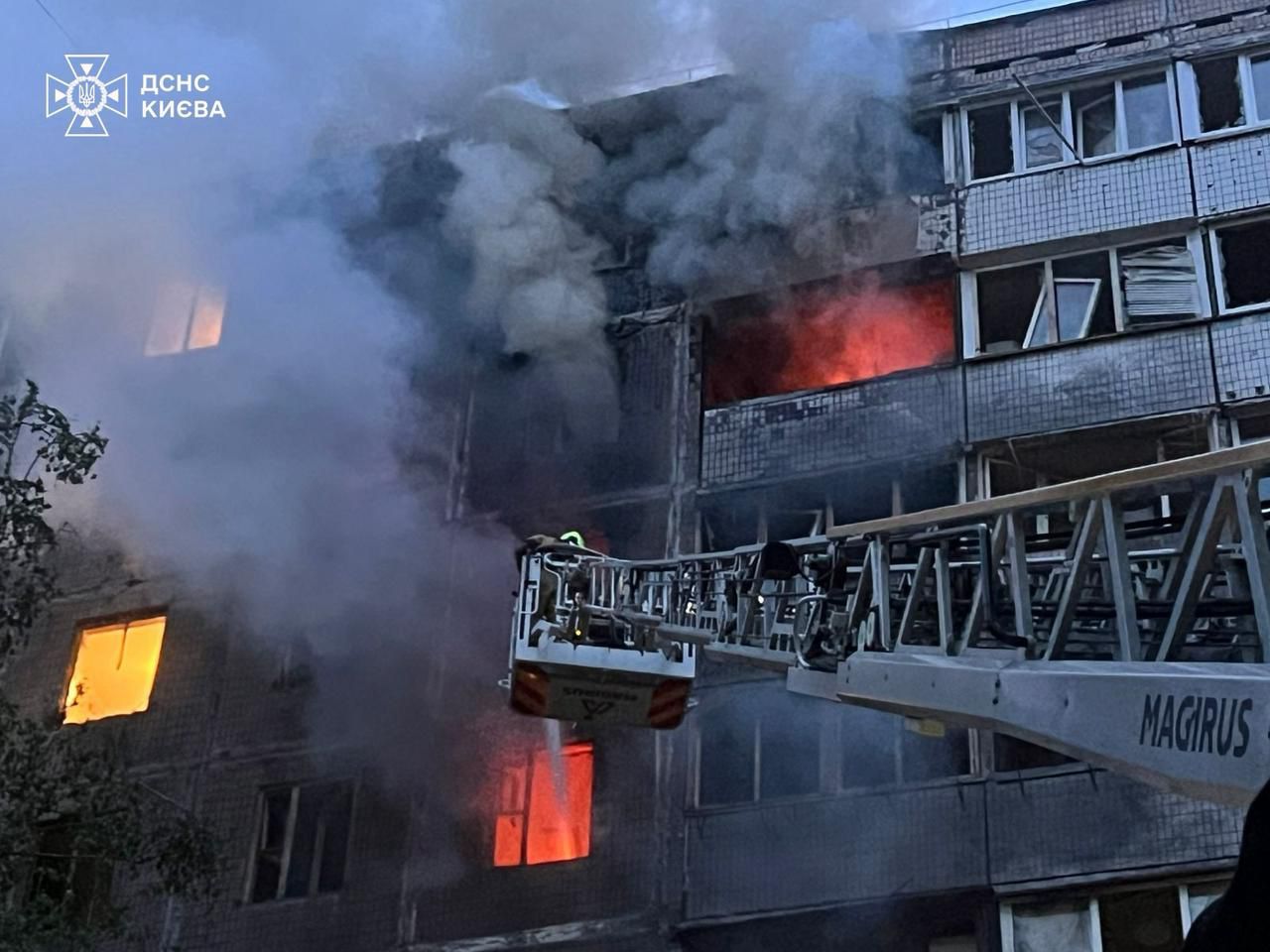 Ночью враг атаковал 4 ракетами и 142 дронами, - Зеленский - 24 Канал Ночью враг атаковал 4 ракетами и 142 дронами, - Зеленский - 24 Канал