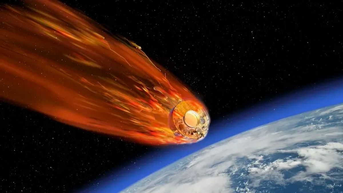 Советский зонд Космос 482 перед падением тянет за собой объект похожий на парашют