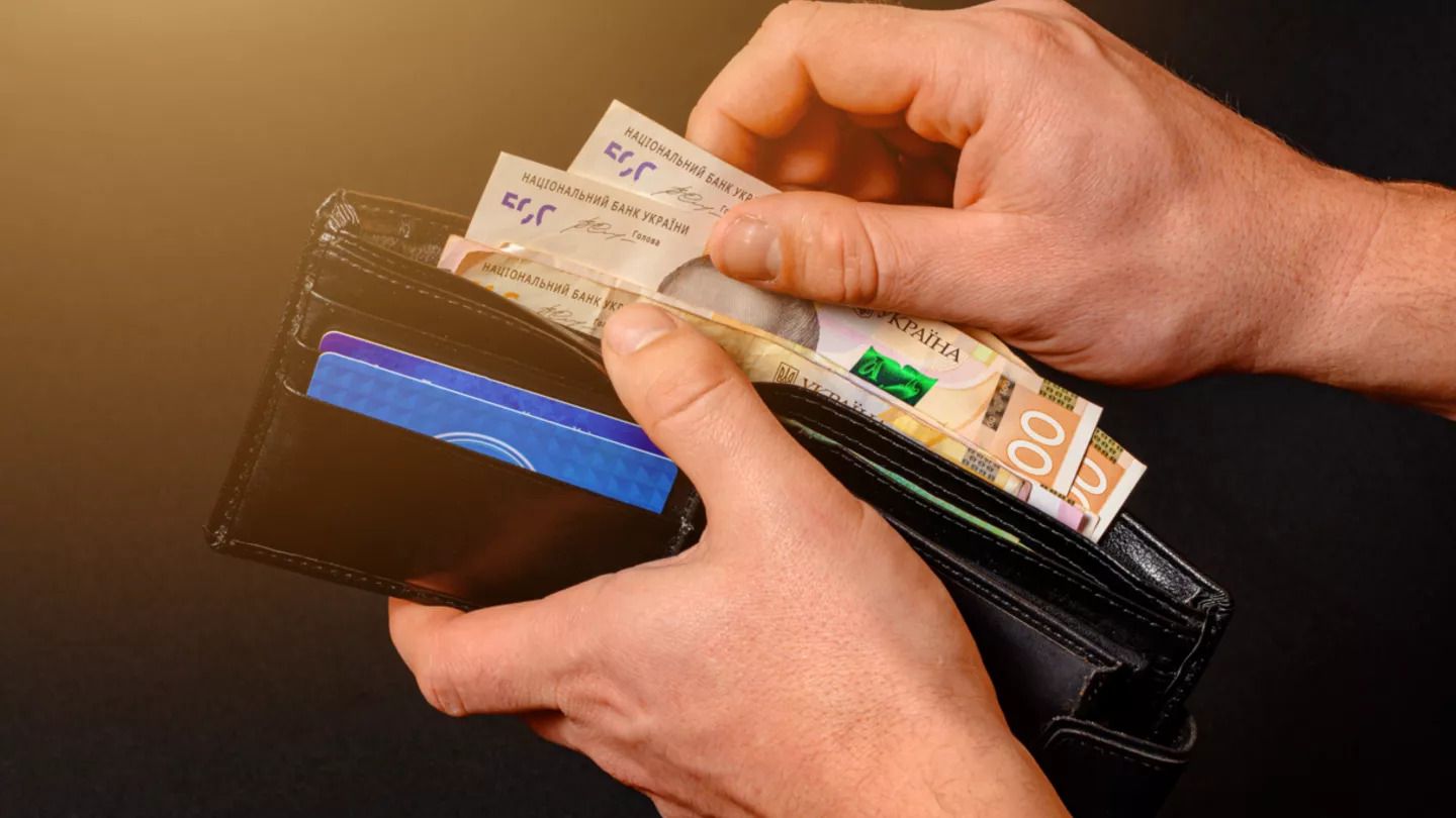 Середня зарплата в Україні у квітні зросла: у яких сферах найвищий дохід - Бізнес Середня зарплата в Україні у квітні зросла: у яких сферах найвищий дохід - Бізнес