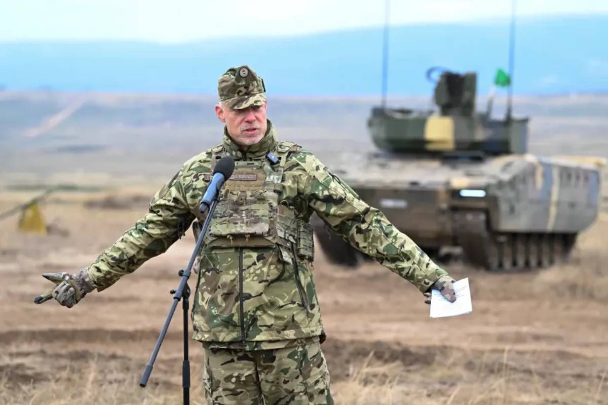 Міністр оборони Крістоф Салай-Бобровницький Міністр оборони Крістоф Салай-Бобровницький