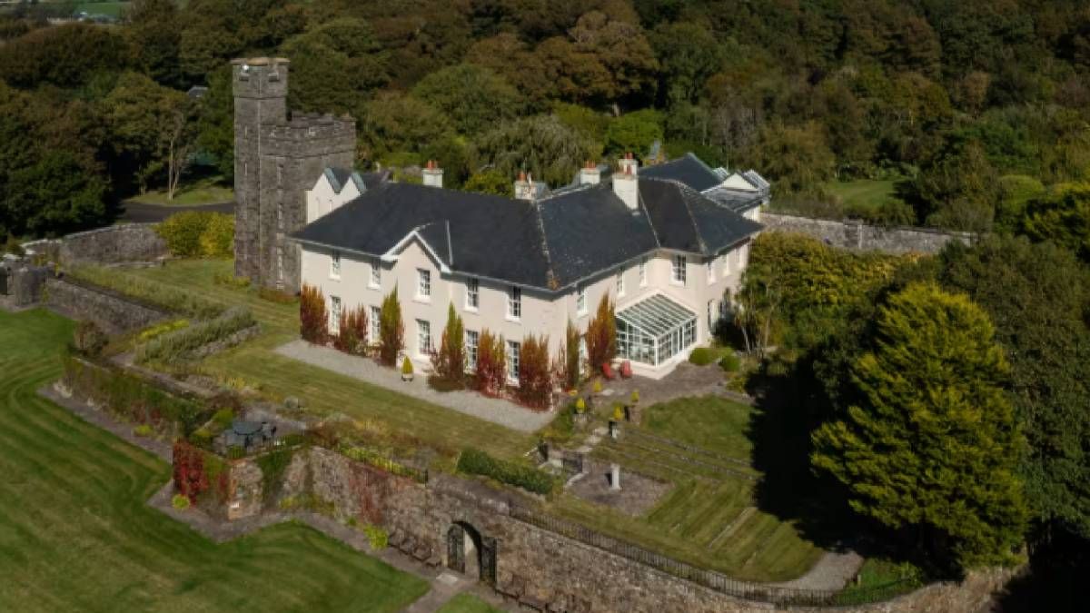 Замок наследников Диснея в Ирландии выставили на продажу